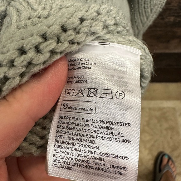 H&M Women's Sage Green Cable Knit Sweater - Picture 7 of 11